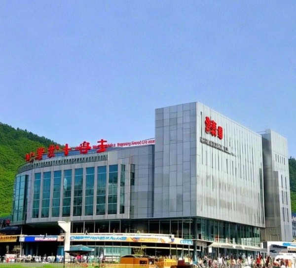 十堰新合作商贸扎根竹溪，成为区域商贸新引擎 助力地方经济高质量发展